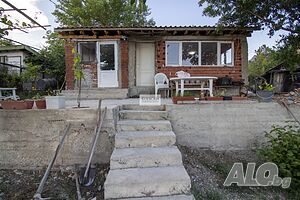 Продава вила над старческия дом