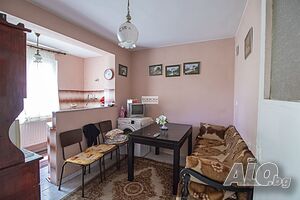Едноетажна къща в центъра близо до пожарната