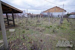 Продава вилно място в близост до 12-то училище