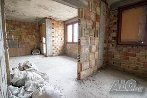 Продава многостаен апартамент до Двата аслана