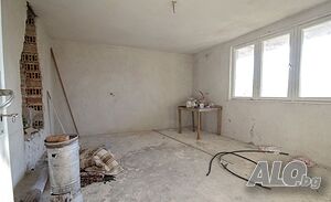 Продава къща с двор в Мечкарево
