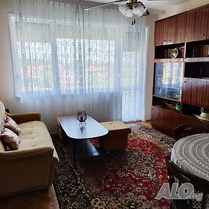 Продава се тристаен апартамент в Нова Загора в близост до пощата