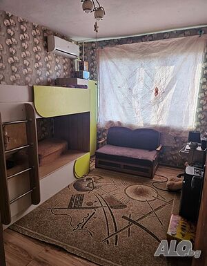 Тристаен апартамент 85 кв.м Тухла 1990 г. 4 етаж Последен етаж