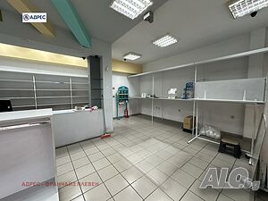 Магазин 70 кв.м Последен етаж