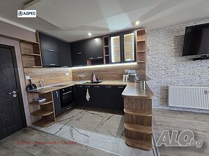 Тристаен апартамент под наем 72 кв.м Обзаведен Последен етаж