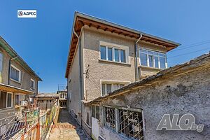 Етаж от къща 92 кв.м РЗП