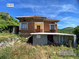 164 кв.м РЗП 834 кв.м двор