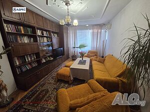 Двустаен апартамент 68 кв.м Обзаведен