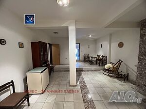 Многостаен апартамент 149 кв.м Тухла 2003 г. 1 етаж Партер