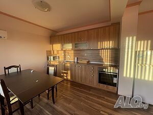Двустаен апартамент в Младежки Хълм