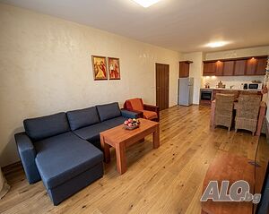 Апартамент за нощувки в комплекс Sunrise, гр. Обзор на метри от плажа