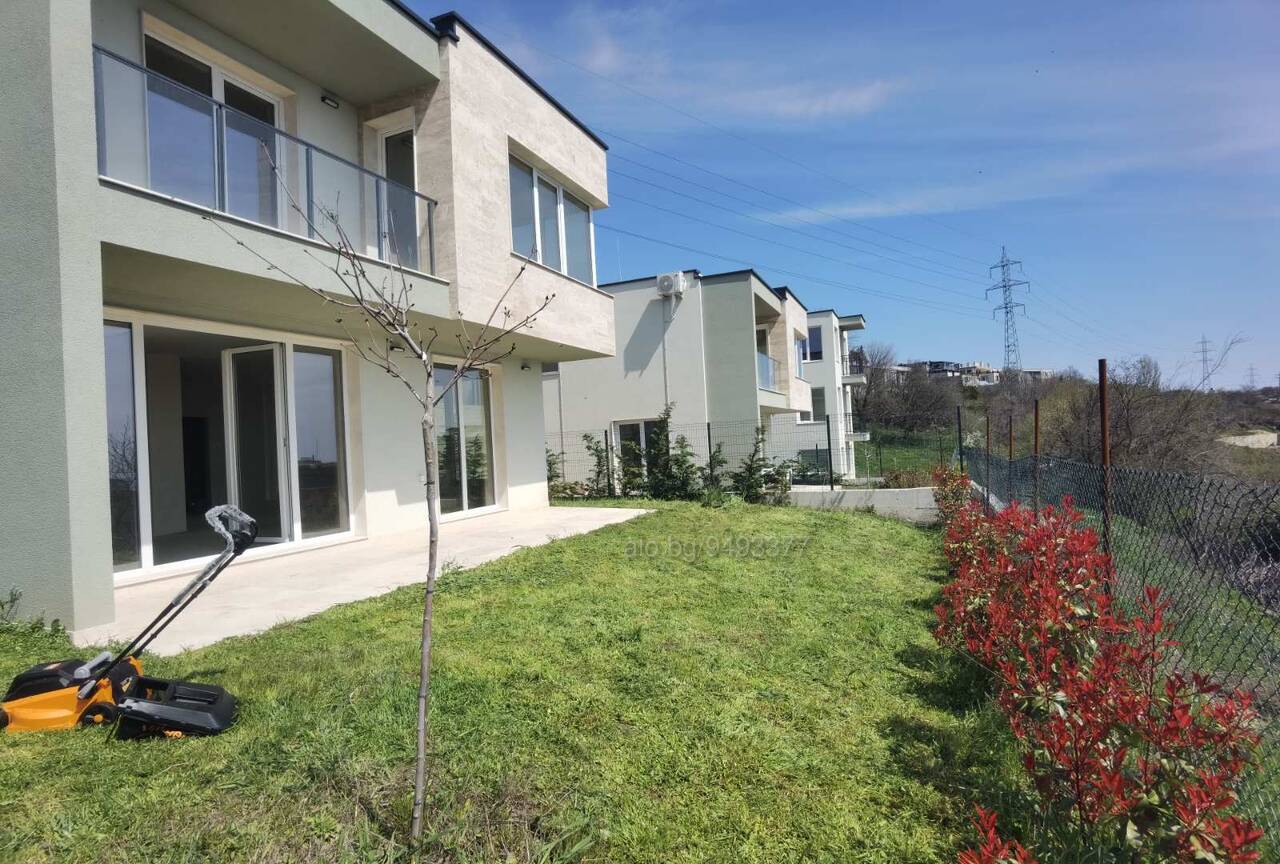 Къща за продажба в м-ст Пчелина Двуетажна къща 180 кв.м РЗП 300 кв.м двор | Къщи, Вили | м. Пчелина Варна