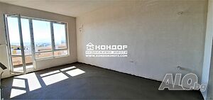 Двустаен апартамент с паркомясто в цената