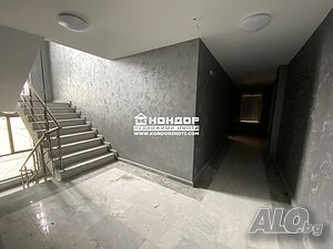 Двустаен апартамент с панорамна тераса /Паркомясто/