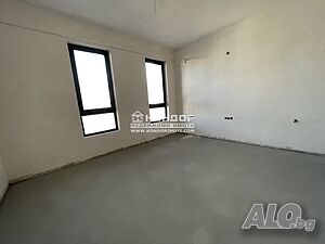 Многостаен нов апартамент /Паркомясто/