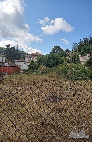 Продава ПАРЦЕЛ УПИ на асфалтов път до Бившата военна болница