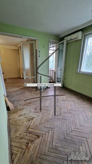 Четиристаен апартамент Колхозен пазар 120кв.м. за ремонт