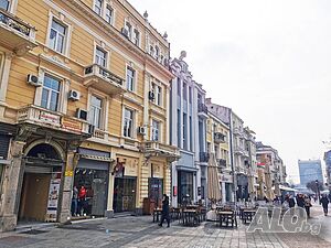 Офис под наем в бизнес сграда на Главната улица - 36 кв.м.