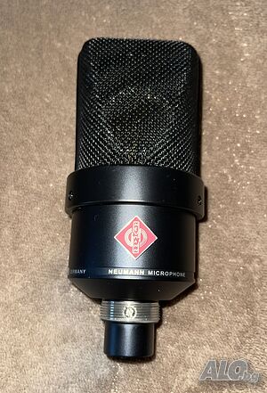 Микрофона Neumann TLM 103 е в отлично състояние