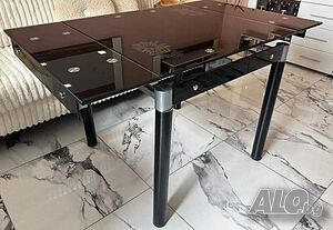 Продавам маса трапезна, разтегателна