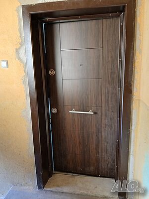 Продавам етаж от къща в гр. ДУПНИЦА