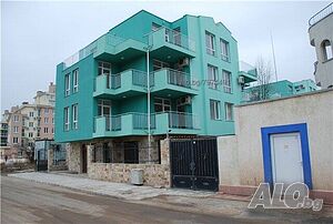 Продавам магазин, двустаен и 2 студия