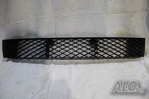 Предна решетка Мазда 323 бж 99г Mazda 323 bj 1999