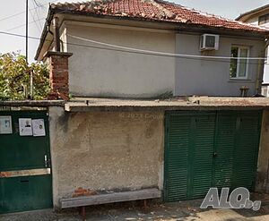 Продавам къща кв. Ново село север втора линия на булевард Панайот Хитов