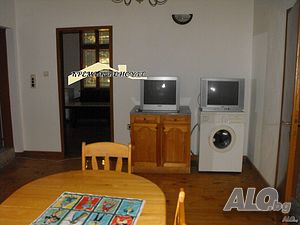 Продава три етажа от къща
