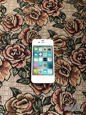 Продавам iPhone 4s