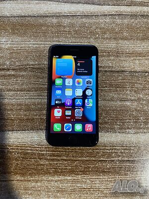 Продавам iPhone 7