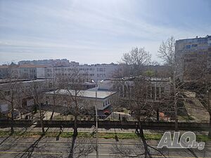 ЕКСКЛУЗИВНО! Продава двустаен апартамент в к-с Лазур
