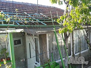 Къща с двор в гр. Свищов