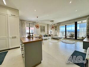 Изключителен многостаен апартамент 180 кв.м. на брега на реката