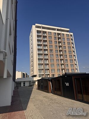 Двустаен апартамент с панорамна гледка към езеро Мандра
