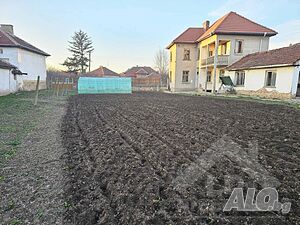 Масивна двуетажна къща, с. Лехчево, обл. Монтана