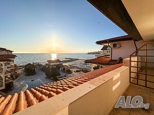 Двустаен апартамент с ПАНОРАМНА ГЛЕДКА към МОРЕТО в к-с Robinson Beach, Елените Двустаен апартамент 66 кв.м Тухла 2007 г. 5 етаж Последен етаж | Апартаменти | Елените