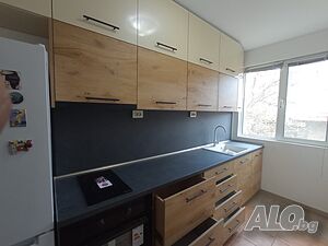 Отдава четиристаен апартамент в района на Агромагазина