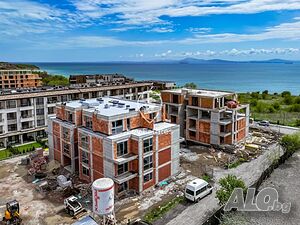 Луксозен апартамент с две спални без такса поддръжка в Marea Premium, Сарафово