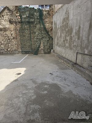 Паркомястото гараж