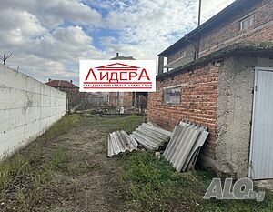 Масивна къща на плочи
