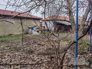 Парцел 600 кв.м. с къща, с. Градина