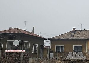 Къща на асфалтирана улица, с. Крумово