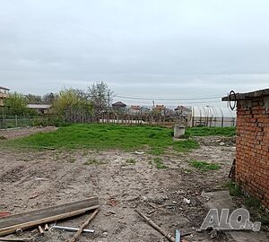 Двуетажна къща с канализация