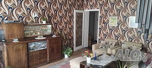 Хол, кухня, три спални, монолитен - в централната част на гр. Пловдив