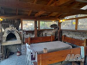 Масивна двуетажна тухлена къща, обзаведена - Бачково