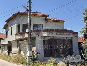 Къща с Бизнес с. Брестовица