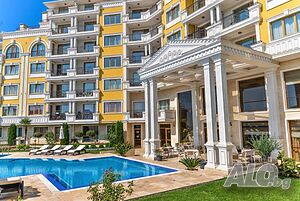 Тристаен с голям хол и паркомясто в подземен паркинг Villa Florence