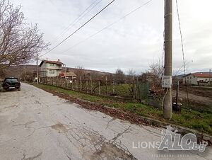 ОБЛАСТ ВАРНА с. Осеново Къща с голям двор!!