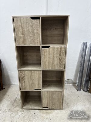 Библиотека, етажерка с 8 отделения
